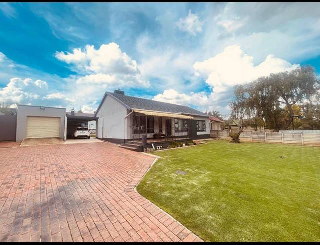 3 BEDROOM HOUSE FOR SALE IN ELSBURG